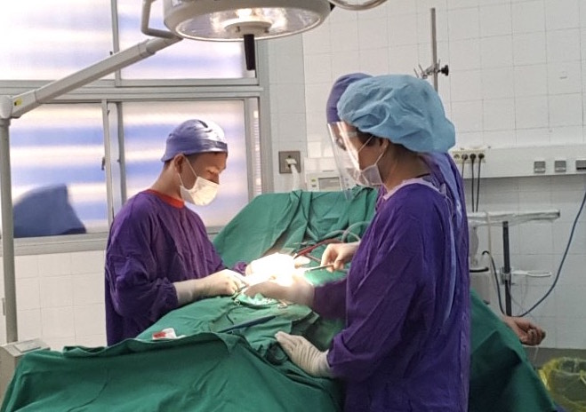 Thiếu niên 14 tuổi bị xoắn tinh hoàn được cứu kịp thời vì kể cho bố mẹ