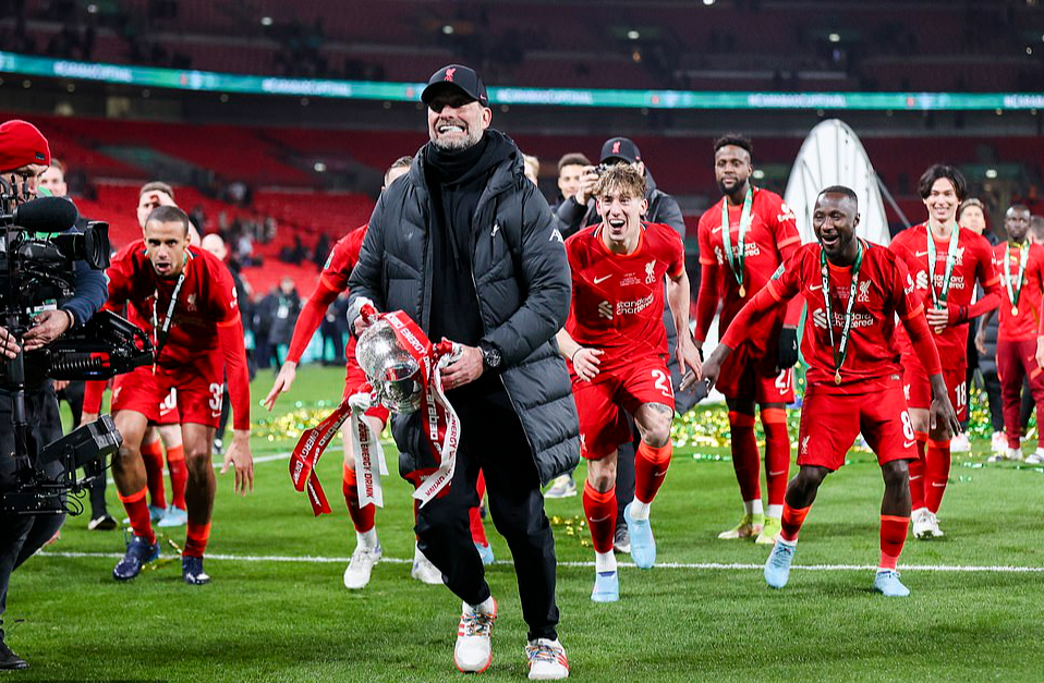 Đánh bại Chelsea sau 22 loạt sút luân lưu, Liverpool đăng quang League Cup
