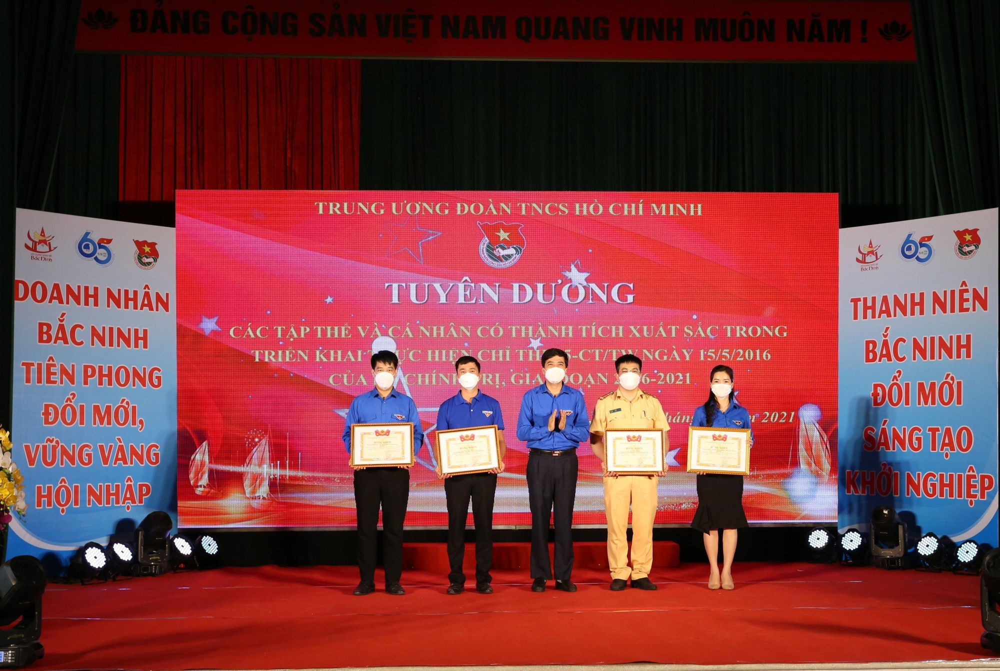 Lời dạy của Bác sống mãi với thời gian