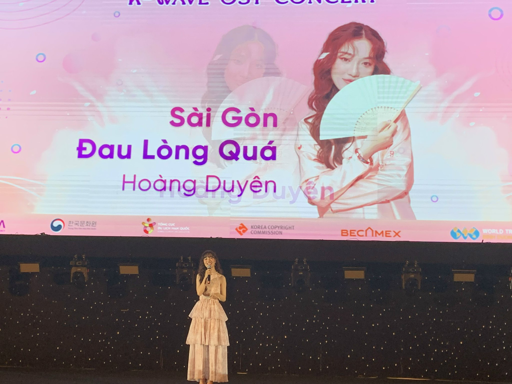 Văn Mai Hương c&ugrave;ng nhiều ca sĩ thổn thức với c&aacute;c ca kh&uacute;c nhạc phim H&agrave;n Quốc - Ảnh 3.