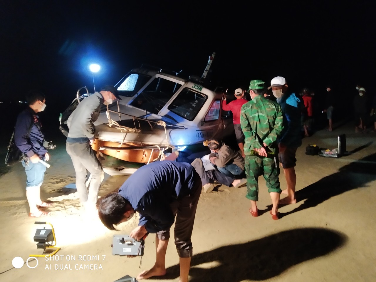 Vụ chìm ca nô 17 người chết và mất tích ở Cửa Đại: Tìm thấy thi thể bé gái 3 tuổi