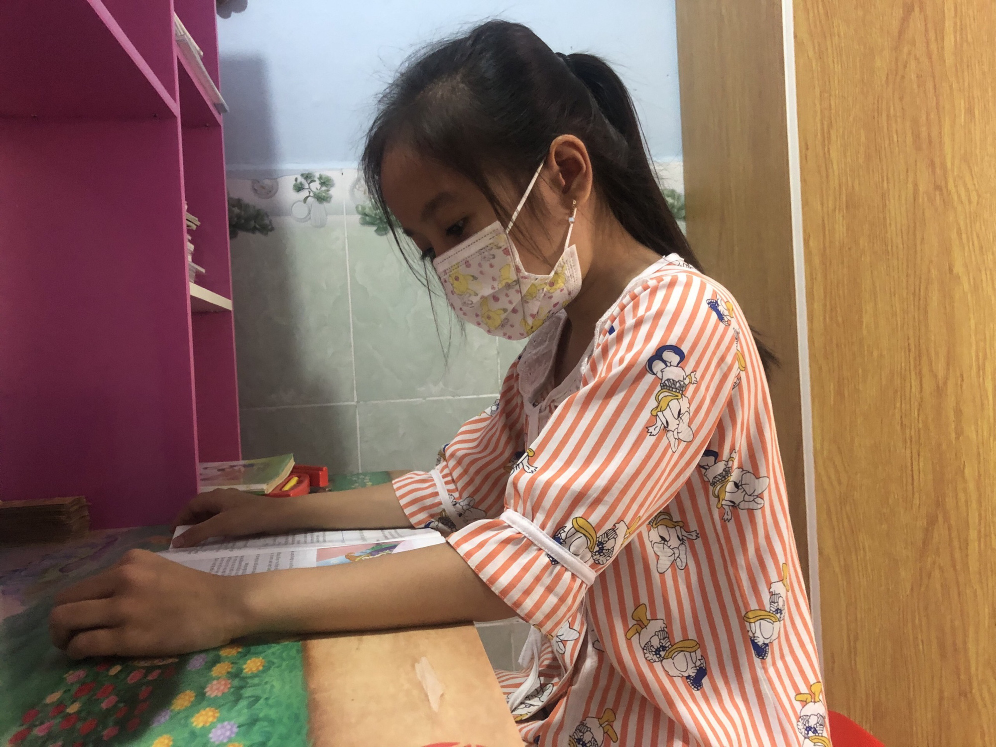 Thăm lại 3 đứa trẻ mồ c&ocirc;i cha mẹ sau vụ tai nạn thương t&acirc;m - Ảnh 3.