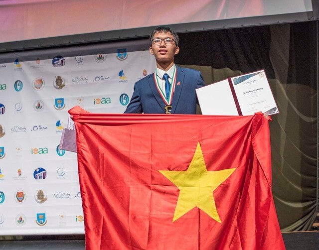 Những gương mặt v&agrave;ng của năm 2021 - Ảnh 1.