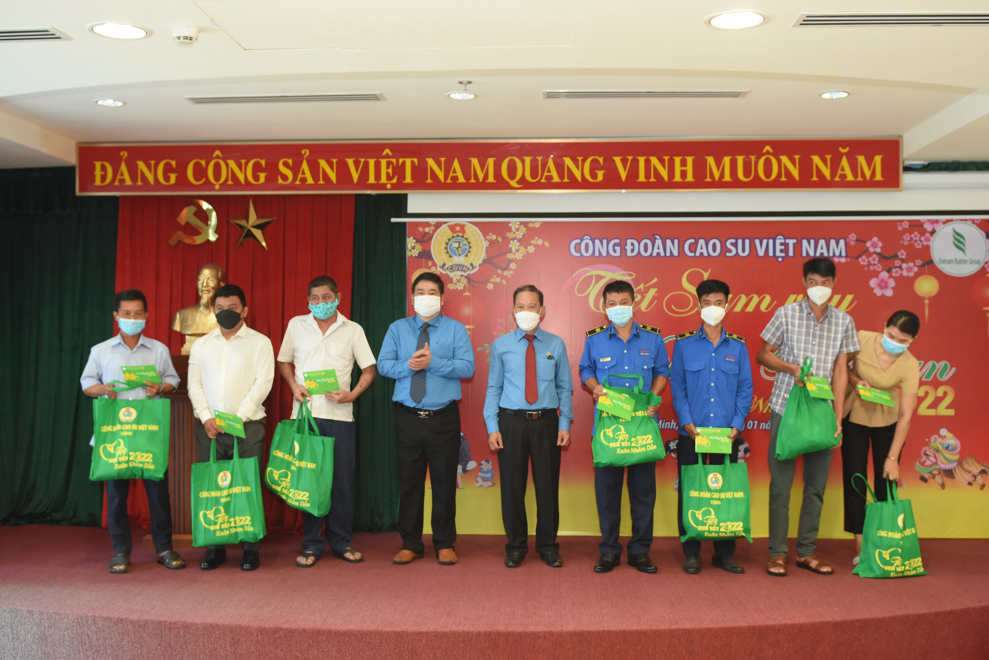 Tết ấm &ecirc;m nhờ nghề đ&agrave;o v&agrave;ng trắng - Ảnh 4.