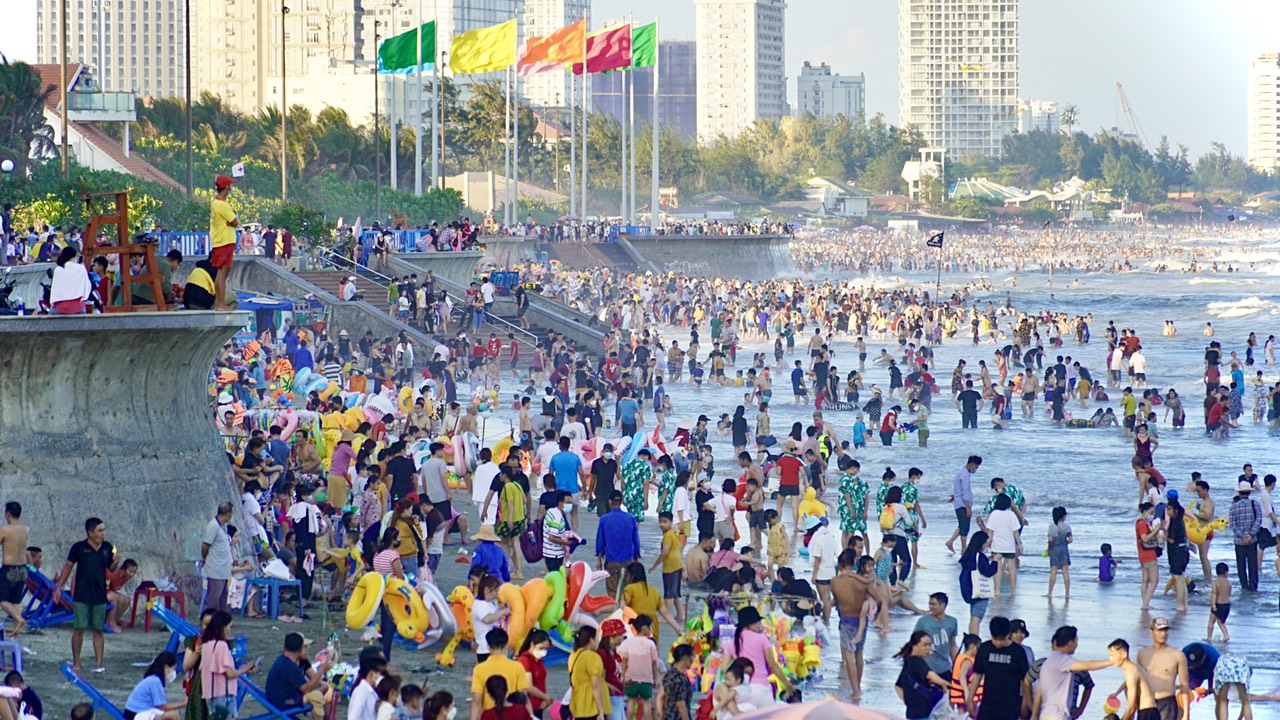 Vũng T&agrave;u kiểm so&aacute;t tr&aacute;nh n&acirc;ng gi&aacute;, &eacute;p gi&aacute; ph&ograve;ng trong dịp lễ 2-9 - Ảnh 1.