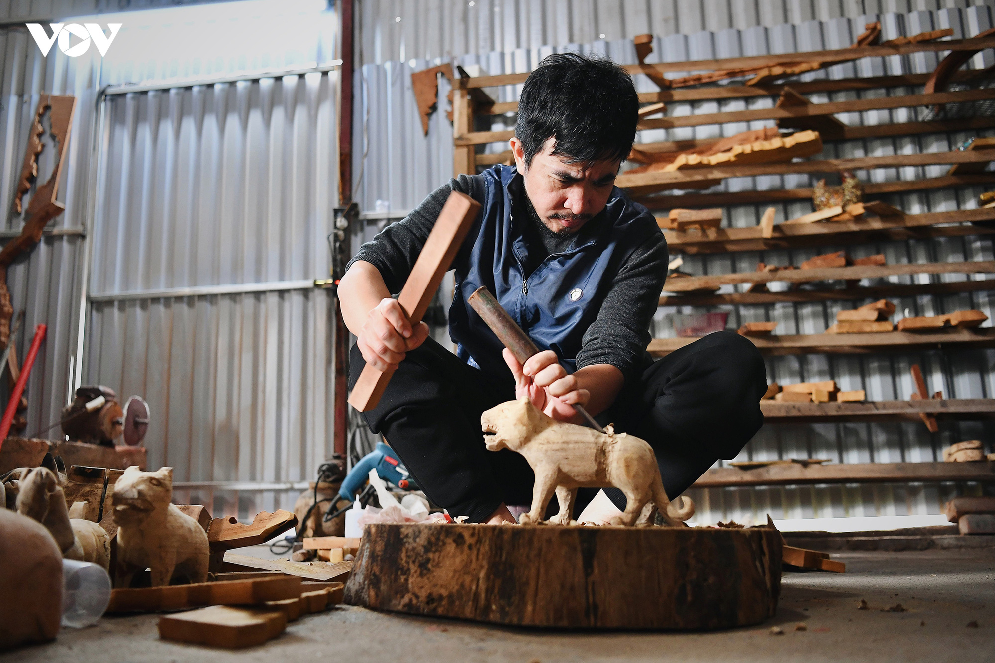 Ngỡ ng&agrave;ng với kho hổ trong nh&agrave; họa sĩ &ndash; nghệ nh&acirc;n Nguyễn Tấn Ph&aacute;t - Ảnh 2.