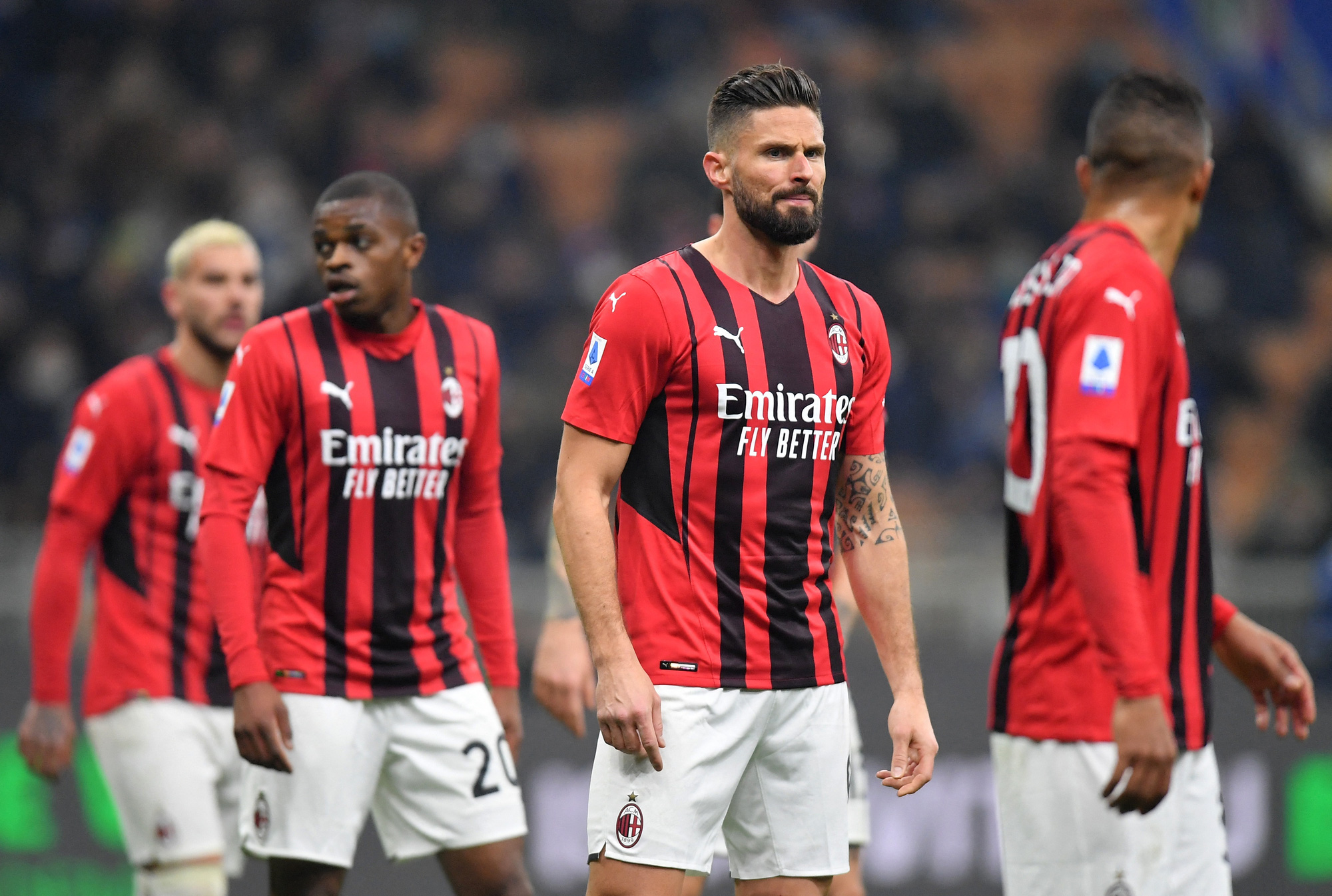 Ngược d&ograve;ng thắng trận derby, AC Milan r&uacute;t ngắn khoảng c&aacute;ch với ĐKVĐ Inter Milan - Ảnh 4.