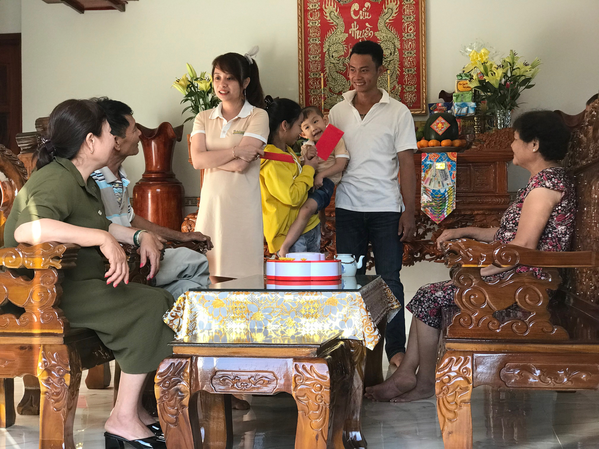 Cuộc thi "Bên nhau ngày Tết": Thương lắm ánh mắt xa xăm của cha