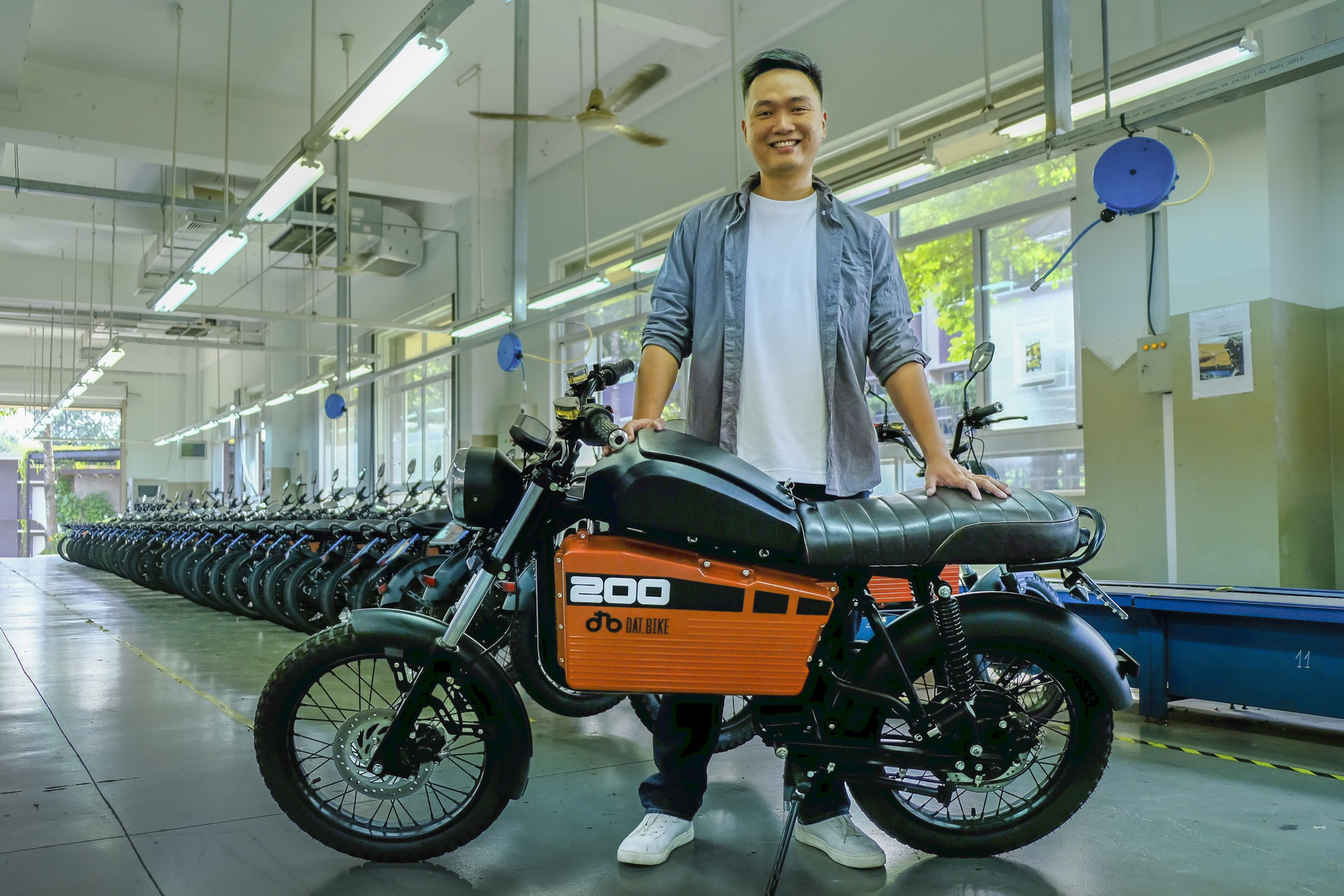 Ch&agrave;ng trai bỏ việc ở Mỹ về Việt Nam khởi nghiệp với xe m&aacute;y điện - Ảnh 1.