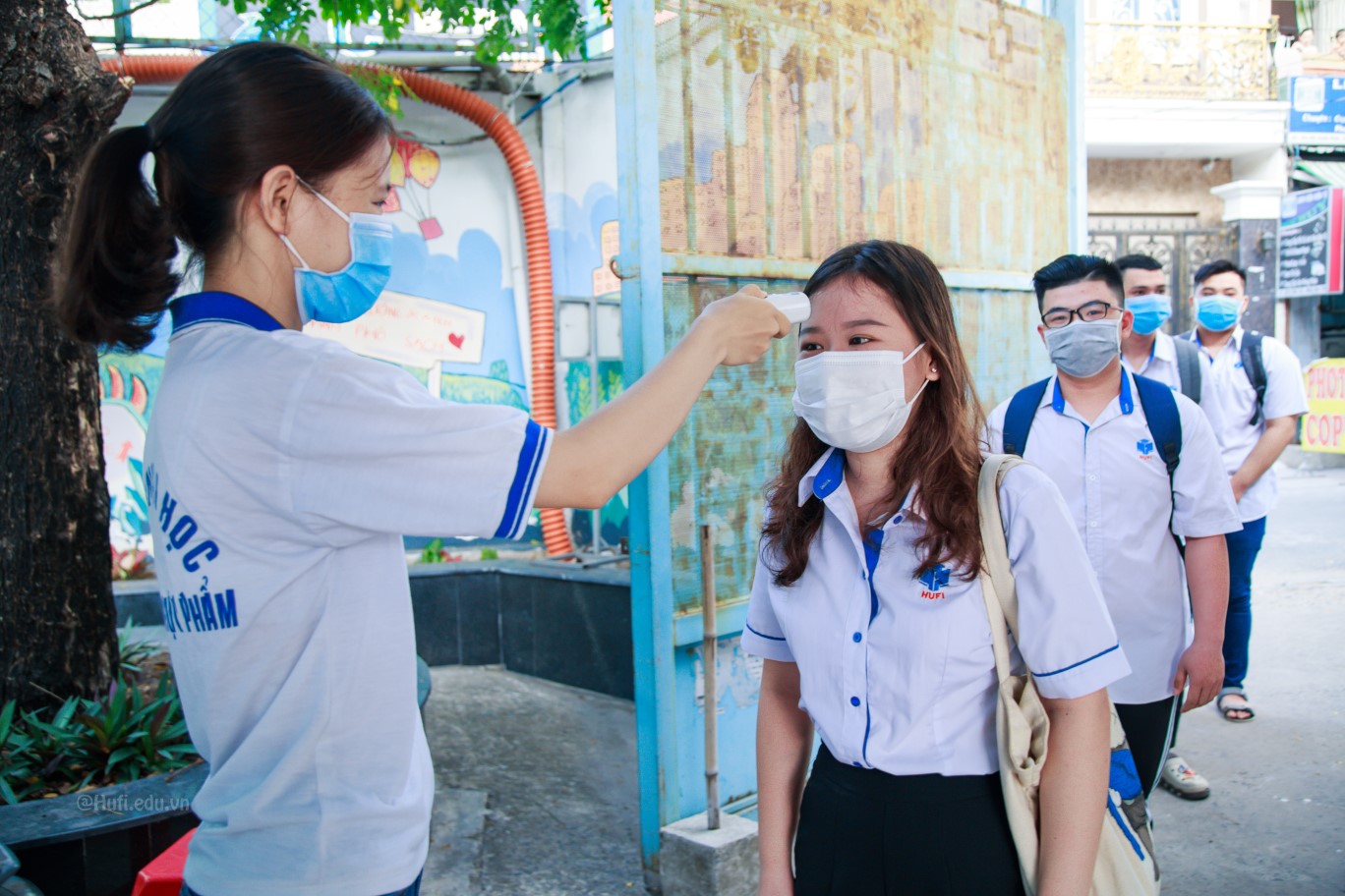 Sinh viên ĐH tại TP HCM trở lại trường học tập trung từ ngày 14-2