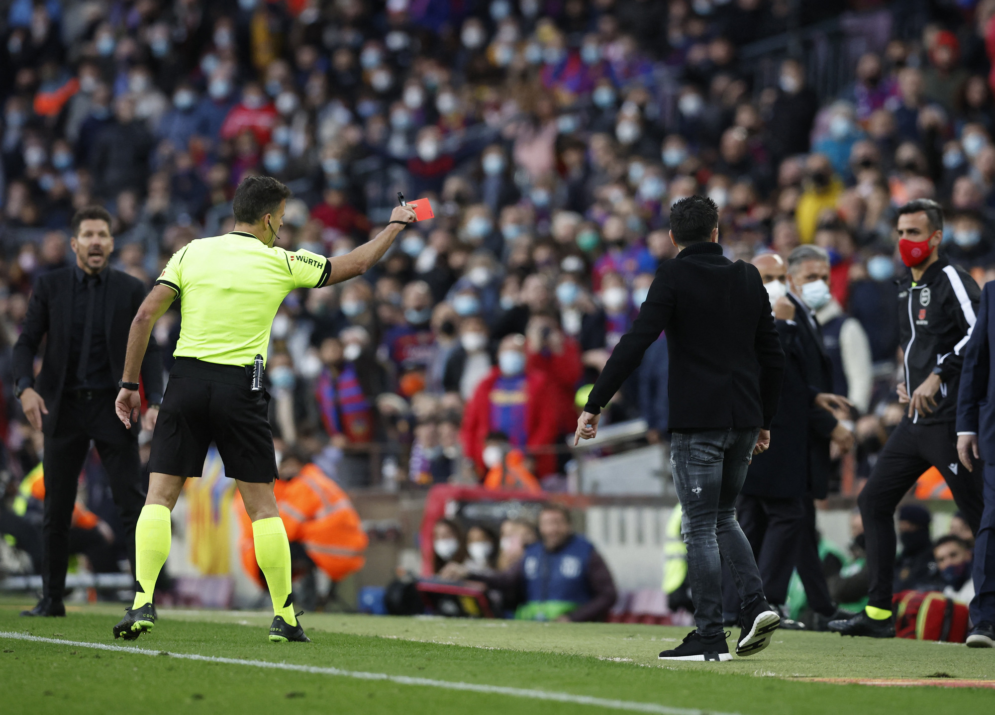 T&acirc;n binh lập c&ocirc;ng, Barcelona xuất sắc hạ gục Atletico Madrid ở đại chiến - Ảnh 8.