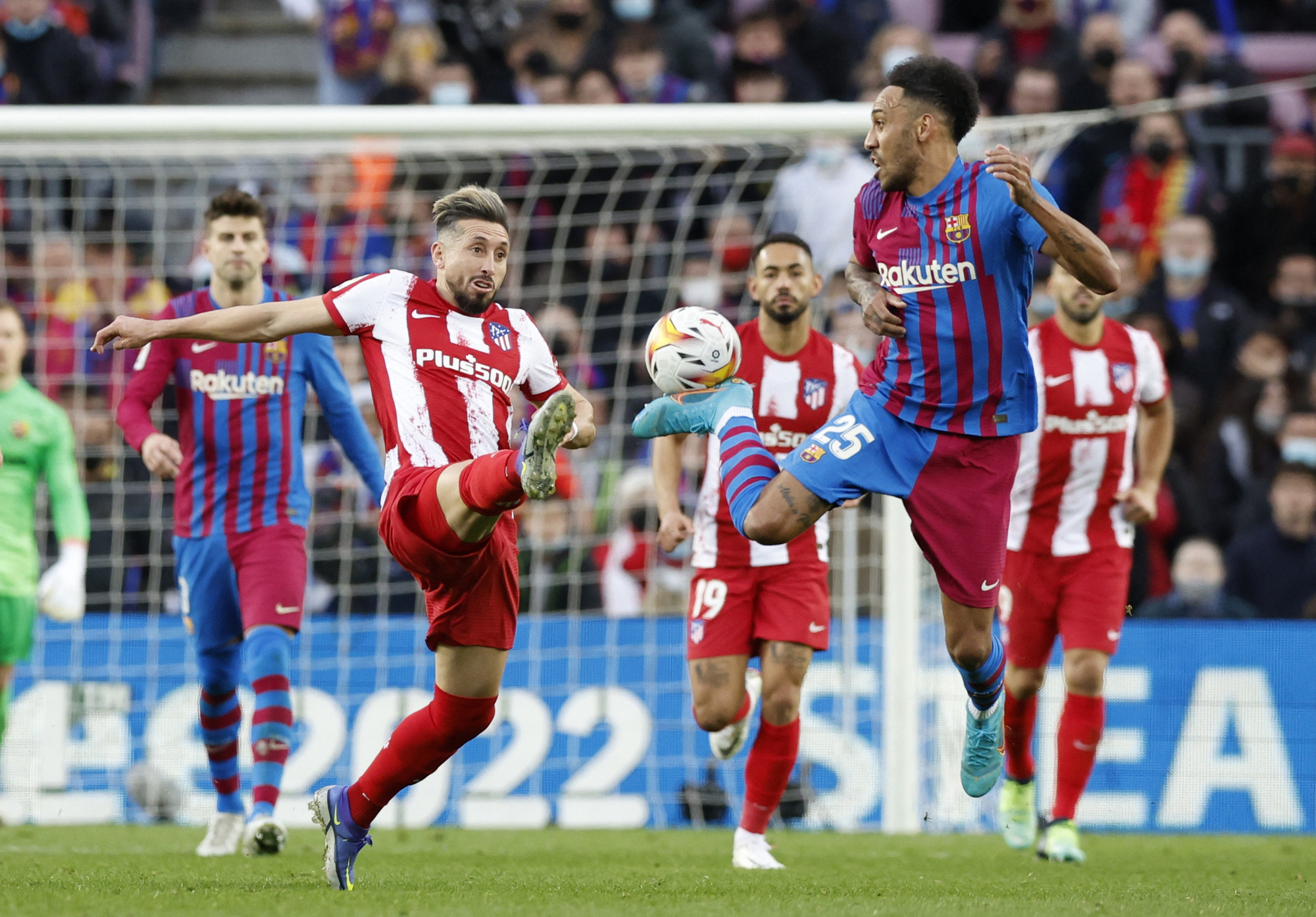 Tân binh lập công, Barcelona xuất sắc hạ gục Atletico Madrid ở đại chiến