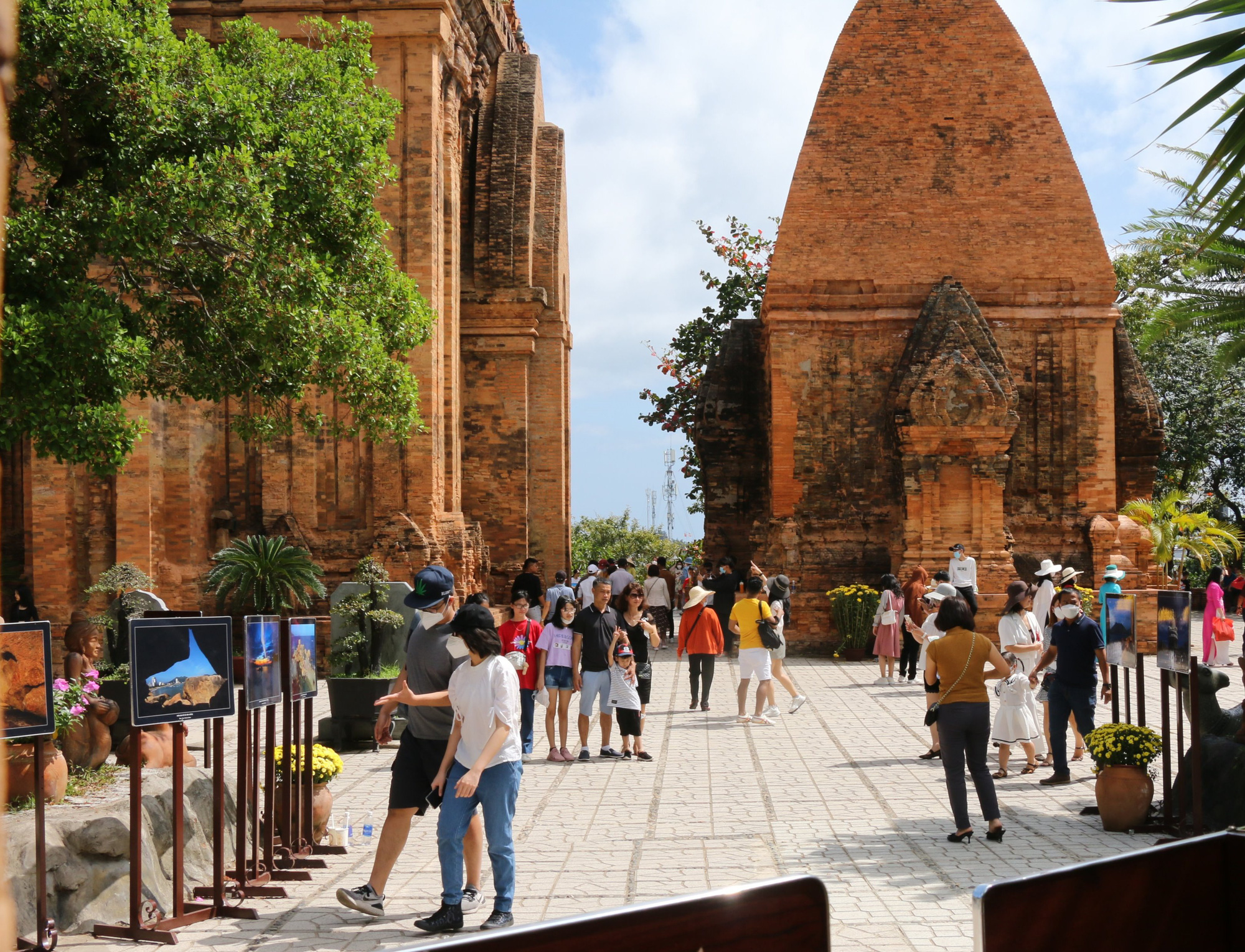 Du lịch TP HCM, ĐBSCL đông khách