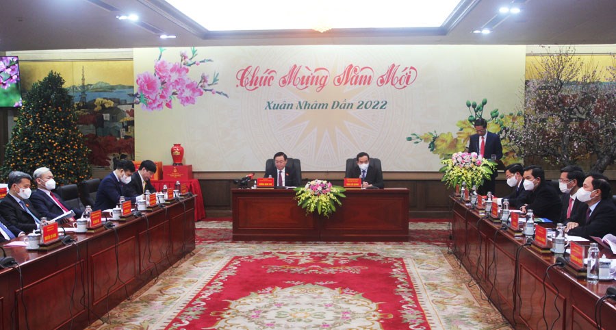 Chủ tịch Quốc hội Vương Đ&igrave;nh Huệ l&agrave;m việc với Ban Thường vụ Th&agrave;nh ủy Hải Ph&ograve;ng - Ảnh 2.