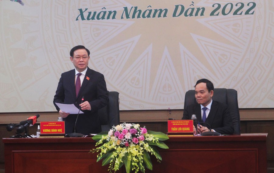 Chủ tịch Quốc hội Vương Đ&igrave;nh Huệ l&agrave;m việc với Ban Thường vụ Th&agrave;nh ủy Hải Ph&ograve;ng - Ảnh 1.