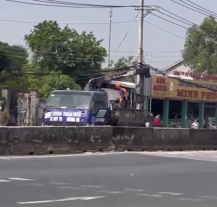 TIẾNG K&Ecirc;U CỨU B&Ecirc;N TRẠM BOT TRẢNG BOM: Bắt đầu th&aacute;o dỡ dải ph&acirc;n c&aacute;ch - Ảnh 5.