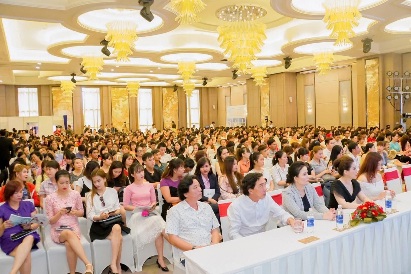 Bệnh viện JW miễn phí 83% cho chị em miền Tây “thả ga” làm đẹp
