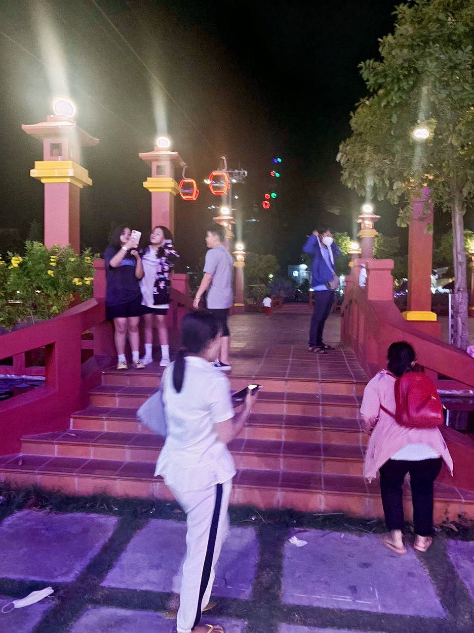 C&aacute;p treo N&uacute;i Sam - điểm dừng ch&acirc;n của kh&aacute;ch h&agrave;nh hương Ch&ugrave;a B&agrave; đ&ecirc;m khuya - Ảnh 12.
