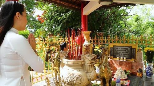 C&aacute;p treo N&uacute;i Sam - điểm dừng ch&acirc;n của kh&aacute;ch h&agrave;nh hương Ch&ugrave;a B&agrave; đ&ecirc;m khuya - Ảnh 13.