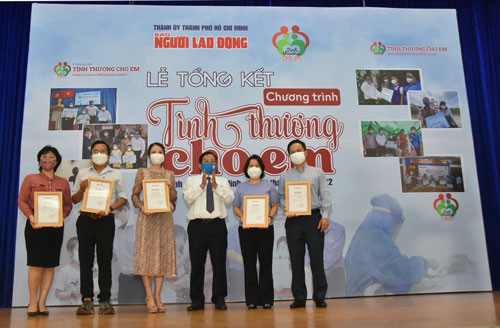 BÁO NGƯỜI LAO ĐỘNG KHÔNG NGỪNG PHỤNG SỰ: Chạm đến trái tim mọi người - Ảnh 3.