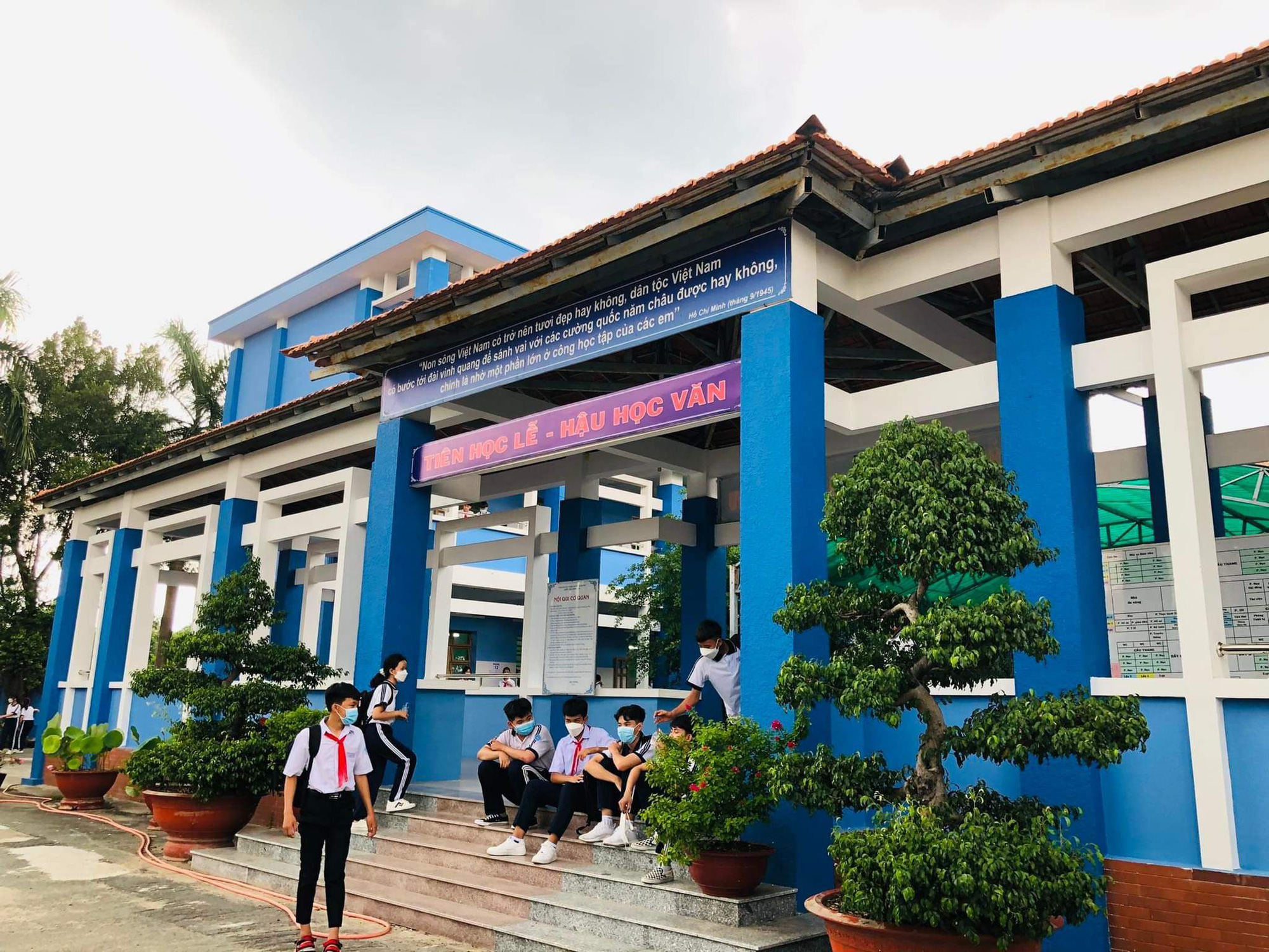 Một nữ sinh ở Bình Dương bị phụ huynh của bạn đánh nhập viện