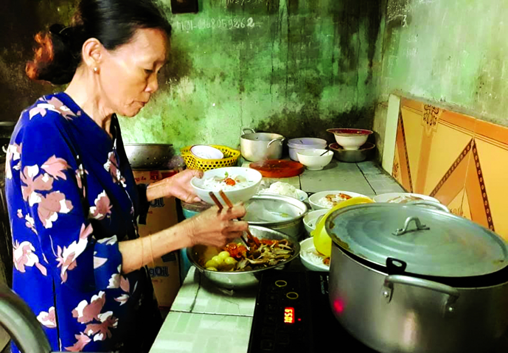 Đậm đ&agrave; hương vị m&igrave; Ph&uacute; Chi&ecirc;m xứ Quảng - Ảnh 2.