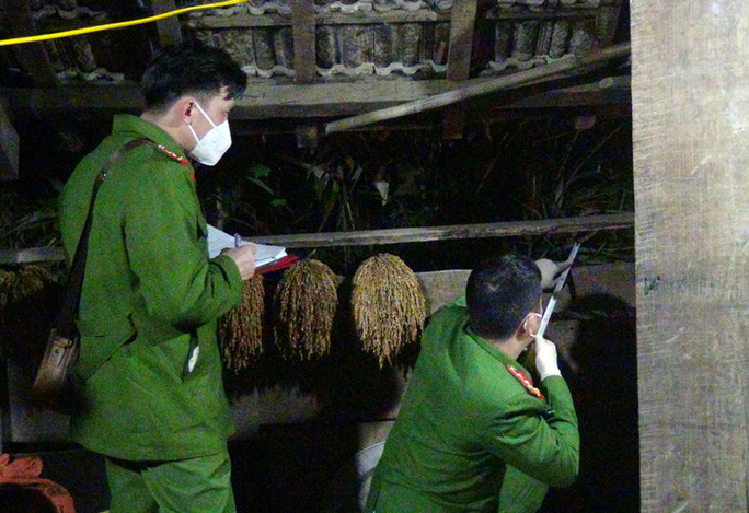 D&ugrave;ng s&uacute;ng bắn chết con d&acirc;u rồi tự s&aacute;t v&igrave; cho rằng con d&acirc;u l&aacute;o? - Ảnh 1.