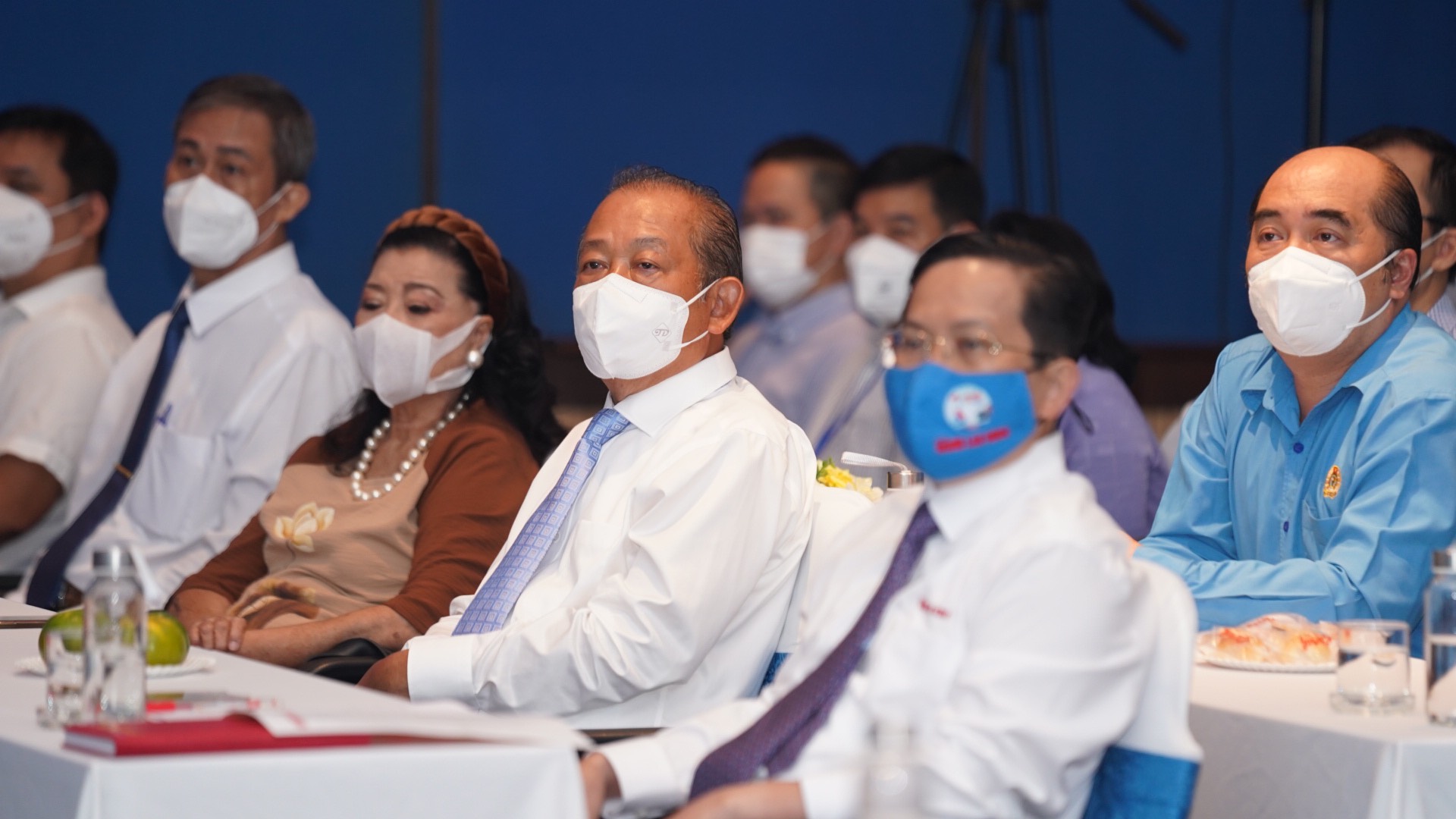 Chương trình "Tình thương cho em": Trao tặng gần 2,2 tỉ đồng cho trẻ mồ côi do dịch Covid-19
