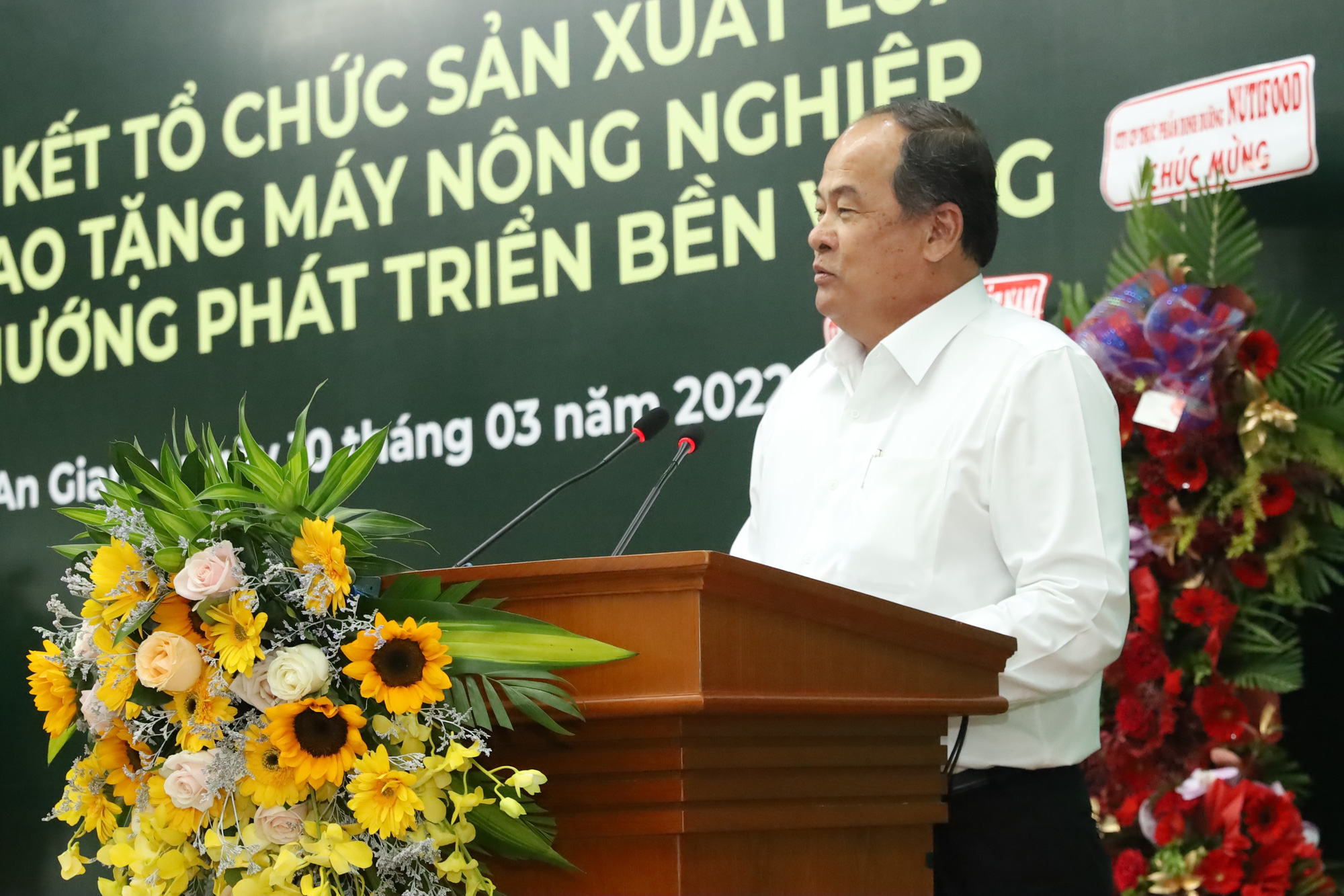 Một doanh nghiệp bao tiêu 2 triệu tấn lúa ở An Giang - Ảnh 2.