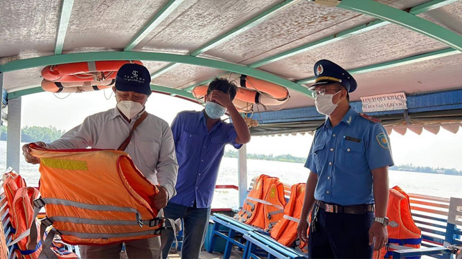TP HCM "siết" an toàn đường thủy