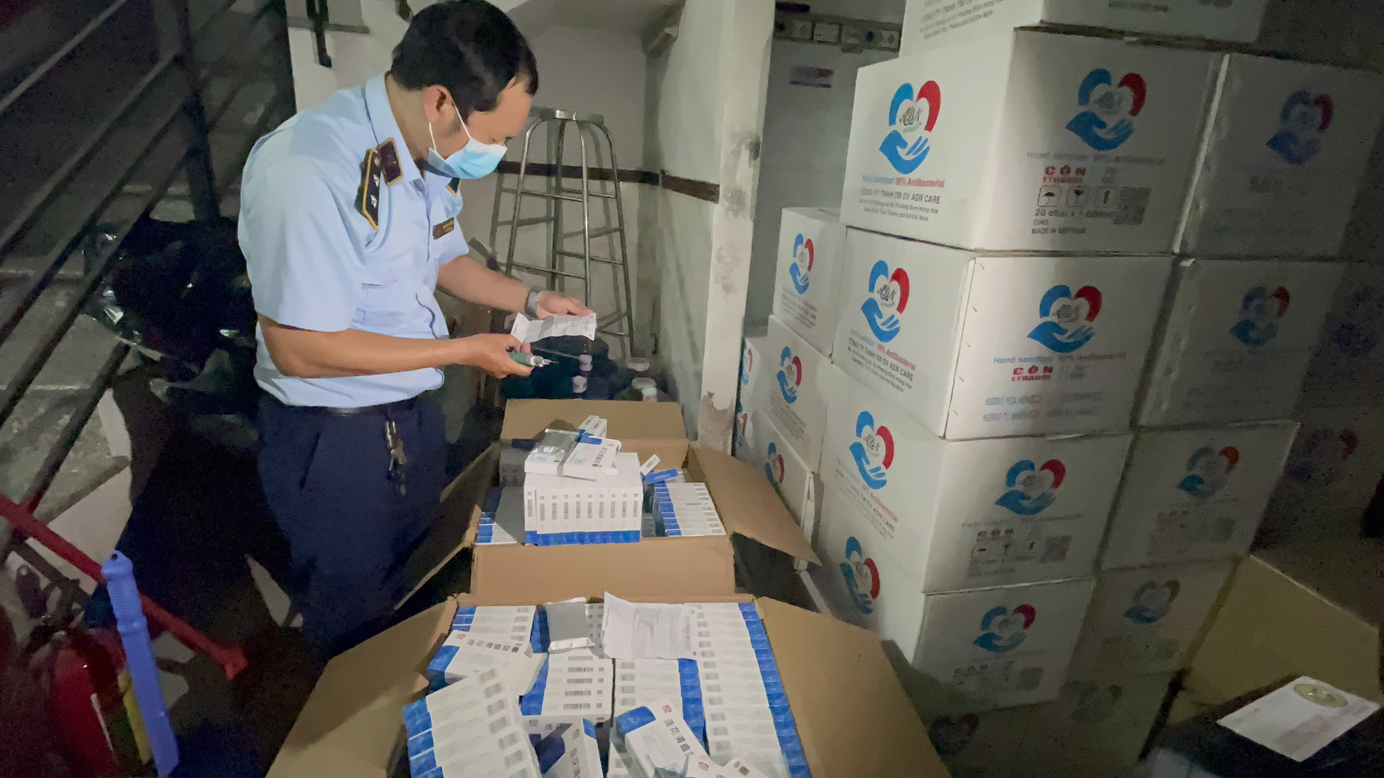 Công an TP HCM lật tẩy bí mật trong căn nhà ở quận Bình Tân - Ảnh 1.