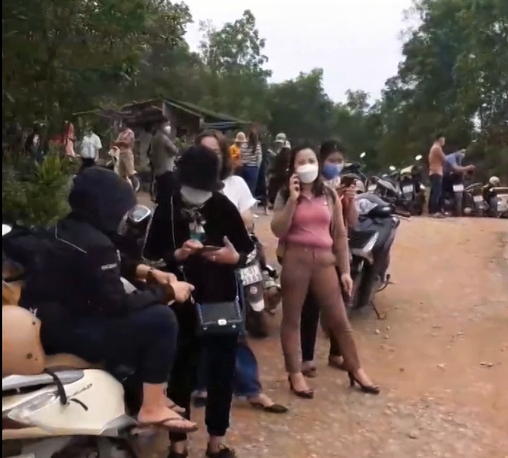 Thông tin bất ngờ về clip hàng trăm người tranh nhau "chốt 12 lô đất" nơi vùng quê heo hút