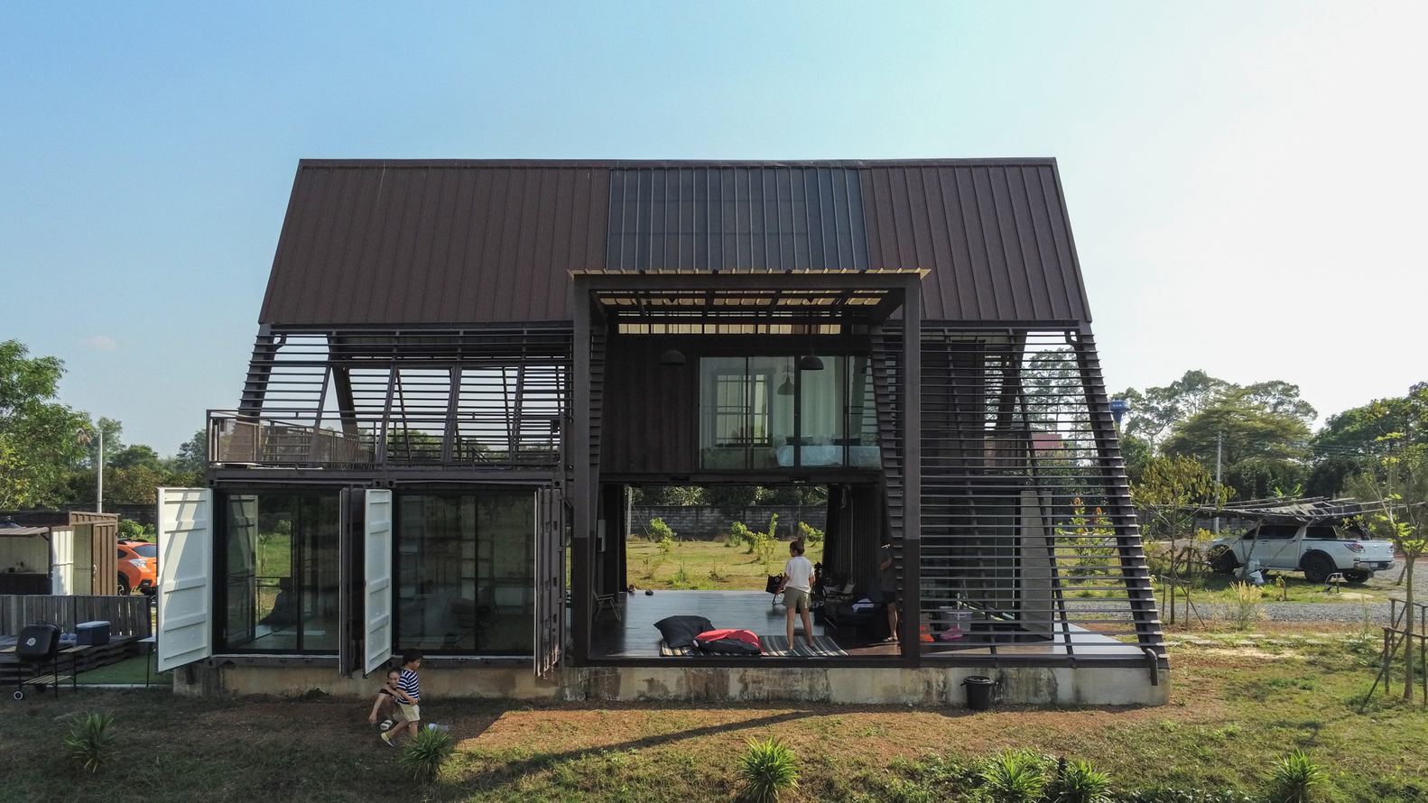 Lạ mắt với nh&agrave; container ở Th&aacute;i Lan c&oacute; phần m&aacute;i chữ A - Ảnh 6.