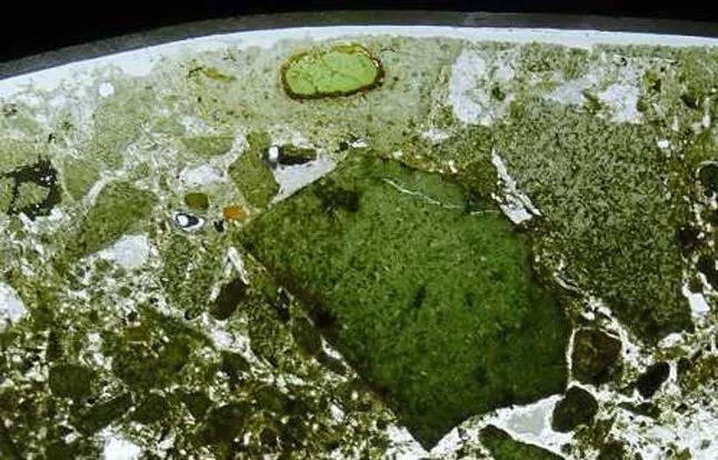 "Thây ma" nửa tỉ năm chui vào lòng Trái Đất, mắc kẹt giữa kim cương