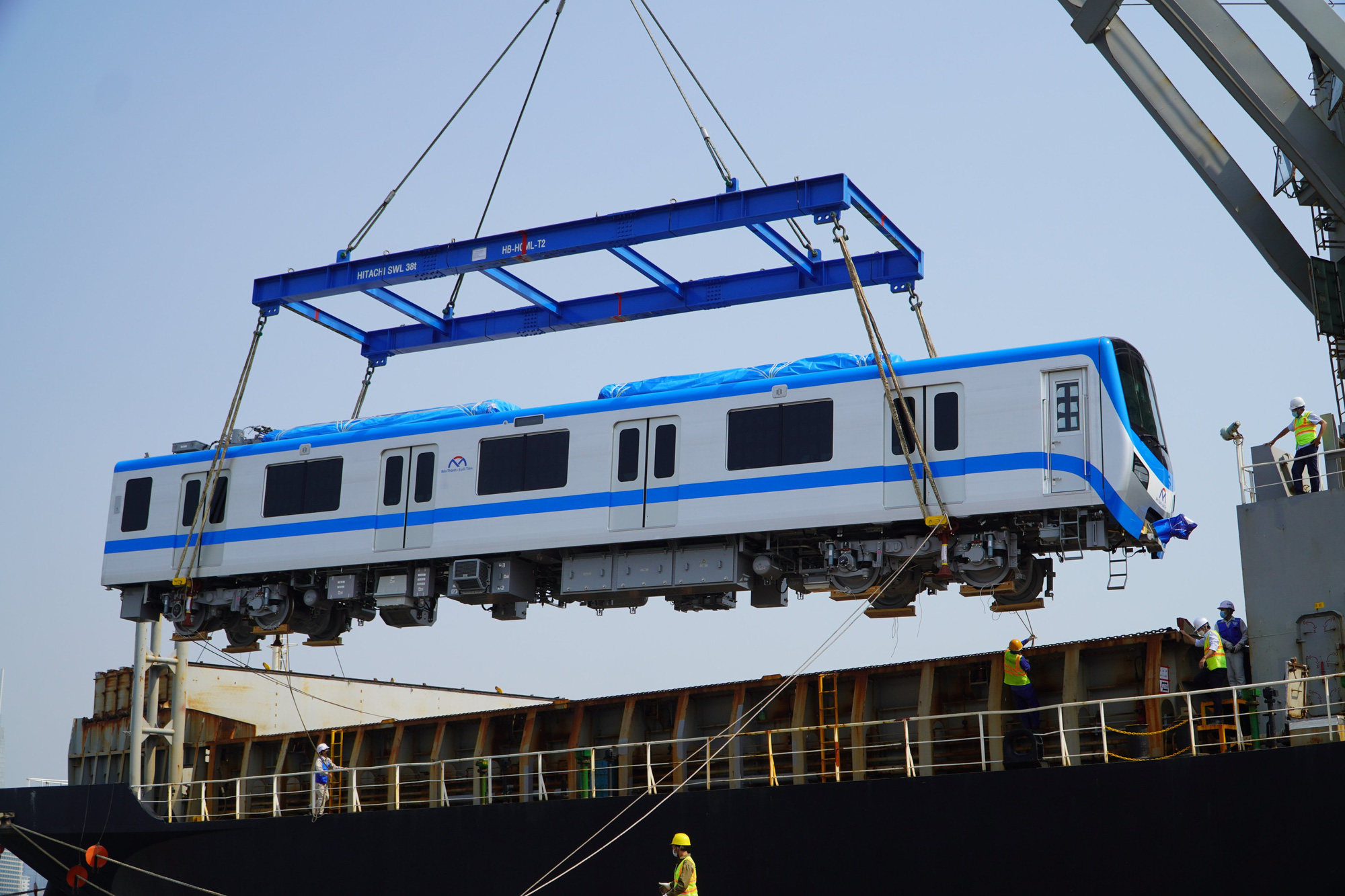 Cận cảnh 2 đoàn tàu metro số 1 tới cảng Khánh Hội, TP HCM