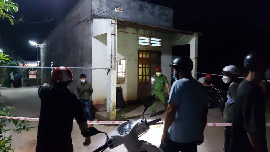 Ăn nhậu ồn ào bị nhắc nhở, đâm chết con chủ nhà trọ