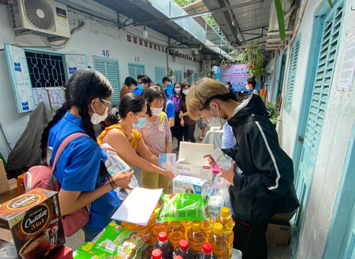 Phối hợp chăm lo, hỗ trợ thanh niên công nhân