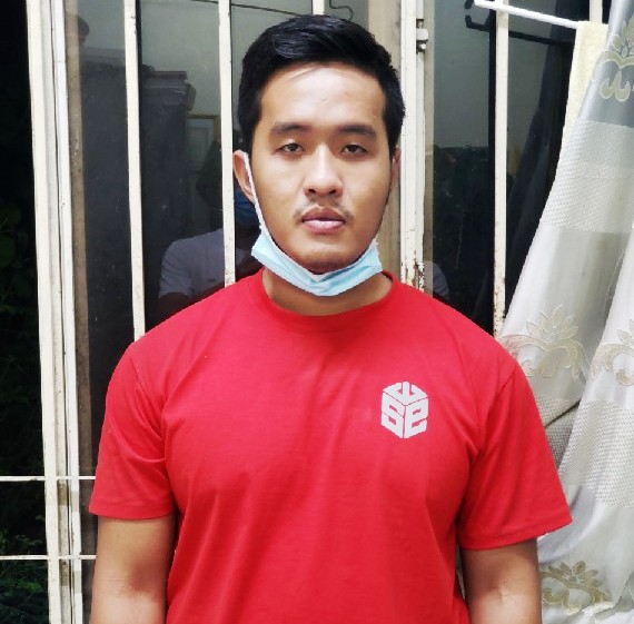 Đang bị truy bắt vẫn mang hung kh&iacute; đi thanh to&aacute;n đối thủ - Ảnh 1.