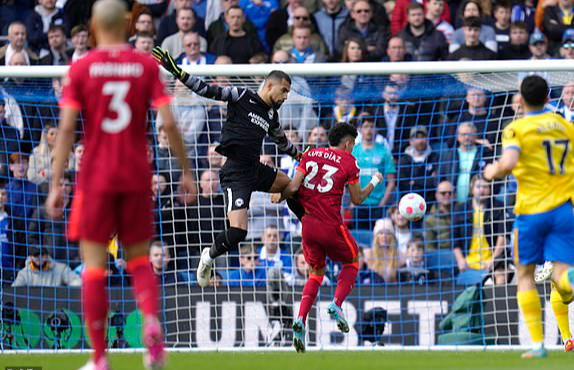 Thắng 8 trận li&ecirc;n tiếp, Liverpool &aacute;p s&aacute;t ng&ocirc;i đầu Ngoại hạng Anh - Ảnh 2.