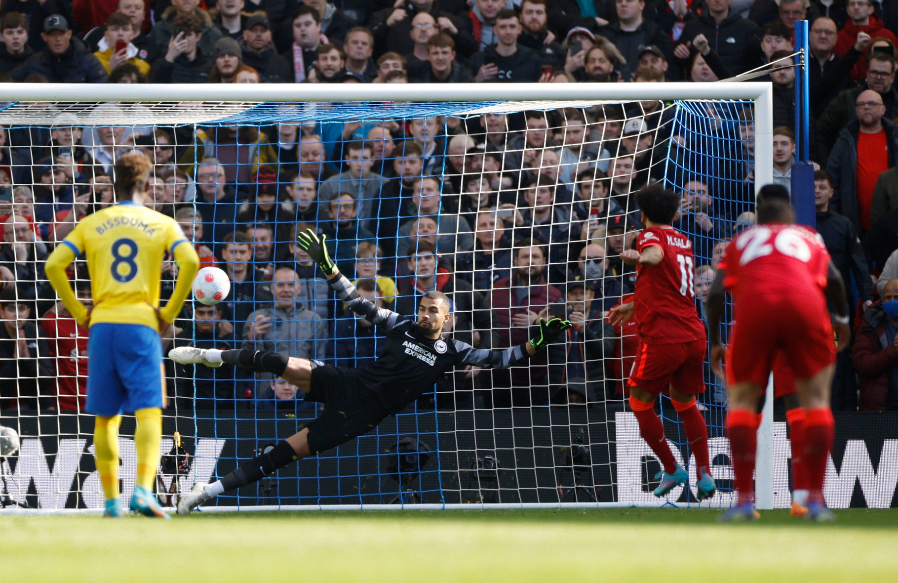 Thắng 8 trận li&ecirc;n tiếp, Liverpool &aacute;p s&aacute;t ng&ocirc;i đầu Ngoại hạng Anh - Ảnh 7.