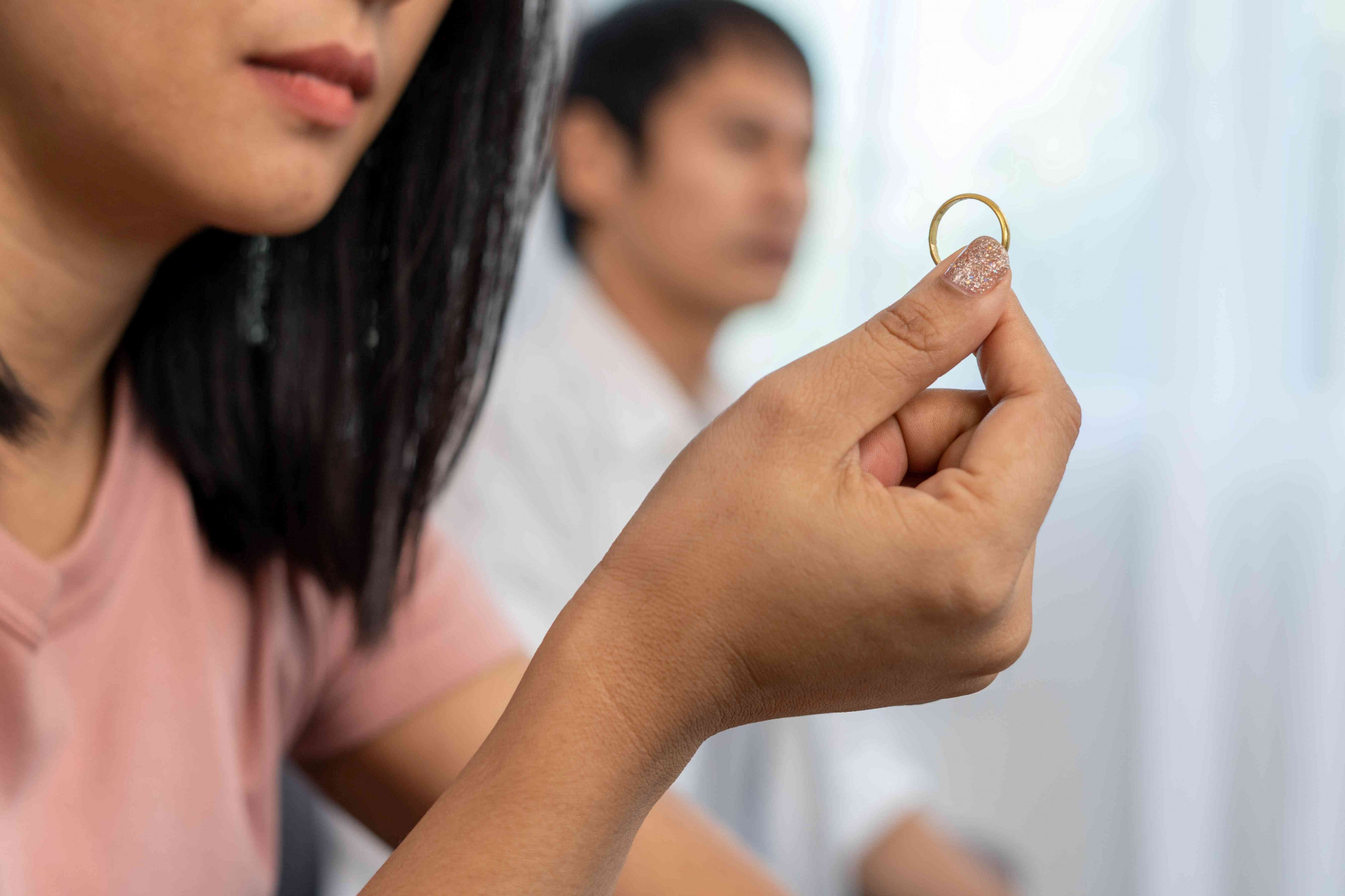 Những cuộc giải cứu bản thân ngoạn mục: Dám… ly hôn