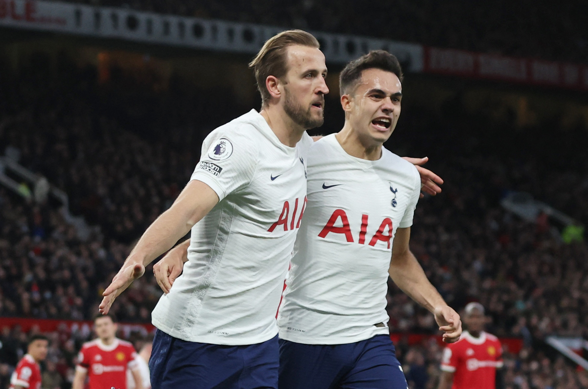 Ronaldo lập hat-trick si&ecirc;u đỉnh, Man United hạ Tottenham ở Old Trafford - Ảnh 4.