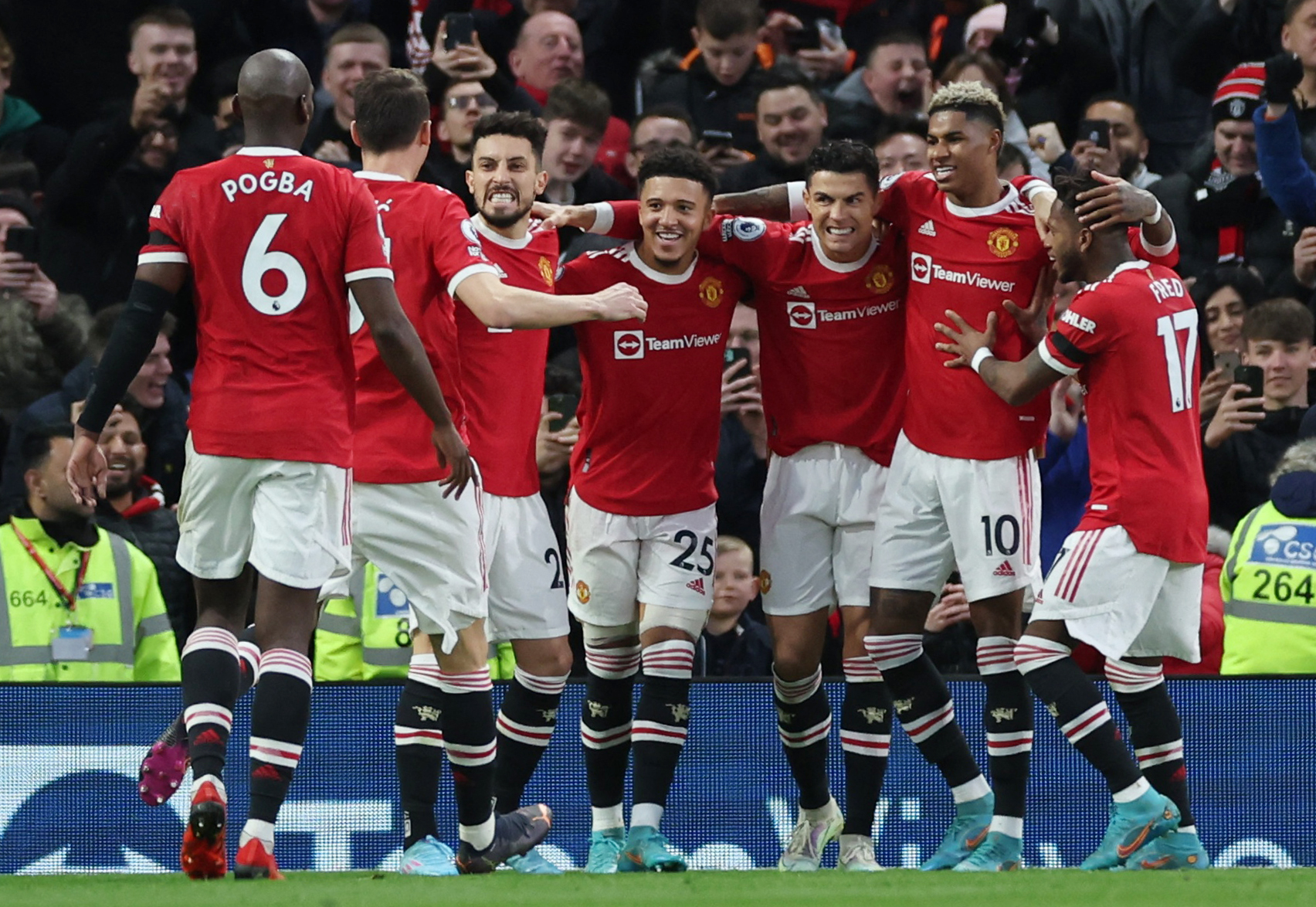 Ronaldo lập hat-trick si&ecirc;u đỉnh, Man United hạ Tottenham ở Old Trafford - Ảnh 11.