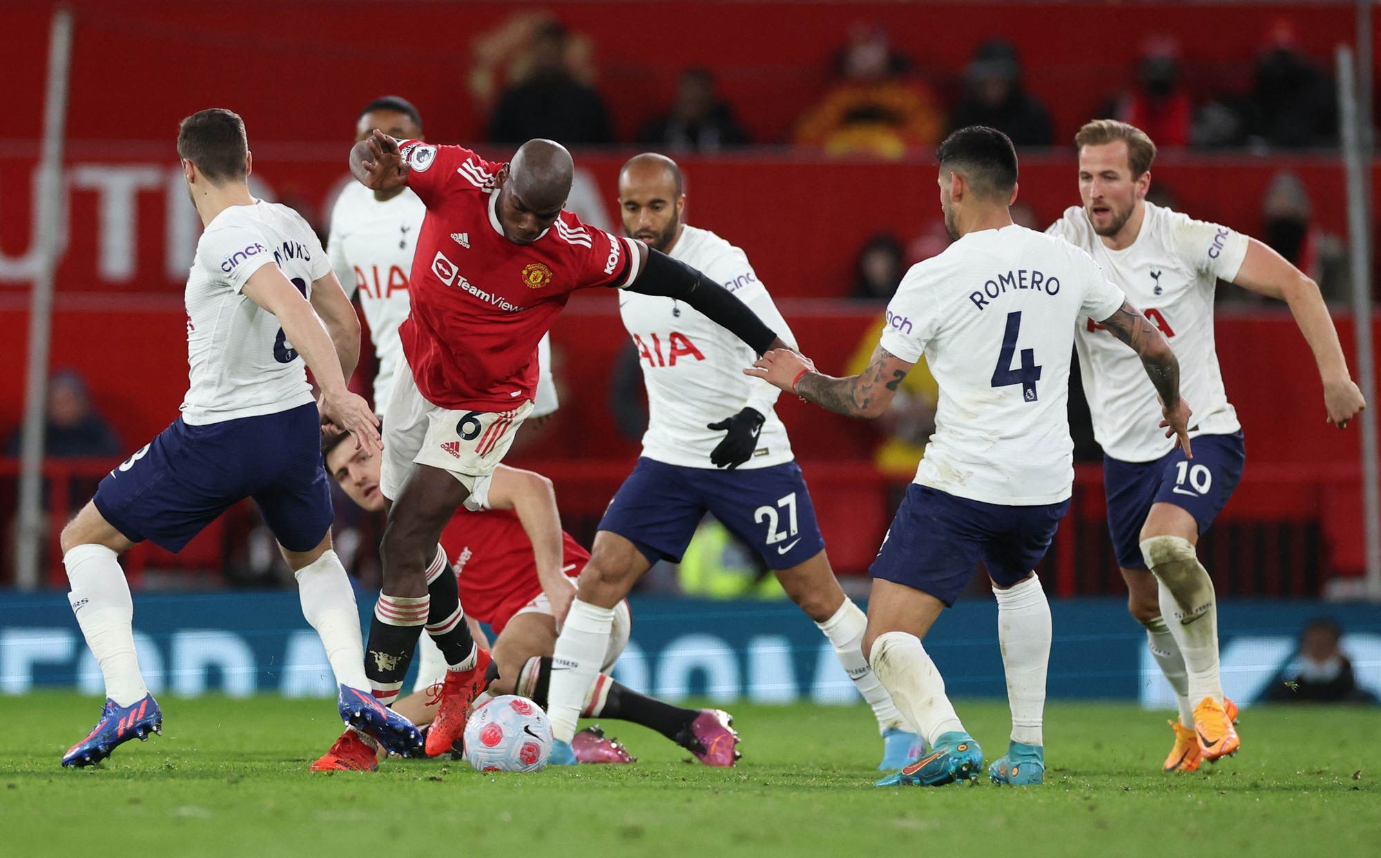 Ronaldo lập hat-trick si&ecirc;u đỉnh, Man United hạ Tottenham ở Old Trafford - Ảnh 1.