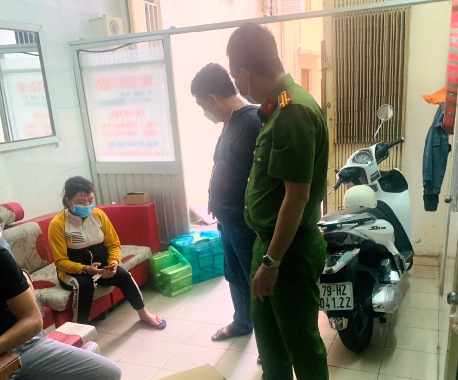 Khánh Hòa: Triệt phá vụ mua bán lậu kit test Covid-19 của Trung Quốc