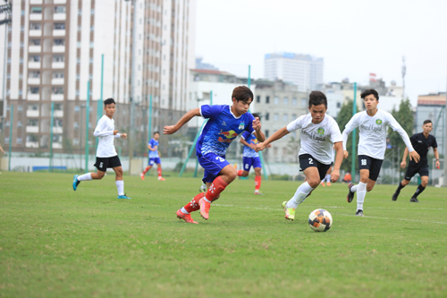Giải U19 quốc gia 2022: C&aacute;c l&ograve; đ&agrave;o tạo danh tiếng g&acirc;y ấn tượng - Ảnh 1.