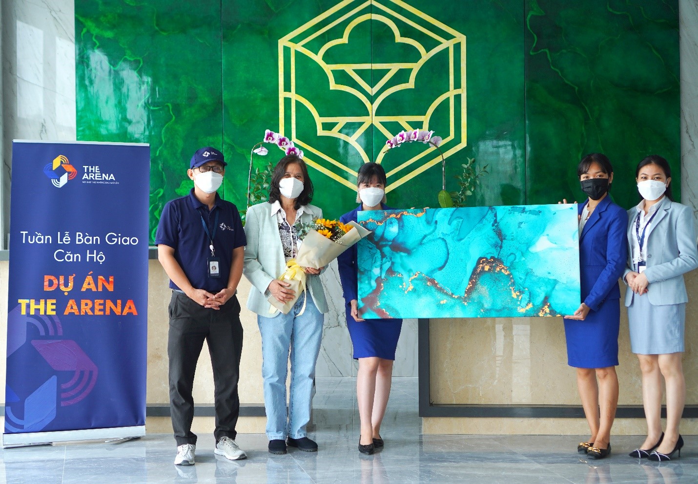 The Arena về đ&iacute;ch th&agrave;nh c&ocirc;ng - Ảnh 3.