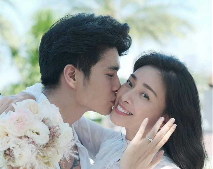 Ngô Thanh Vân công bố nhận lời cầu hôn từ Huy Trần