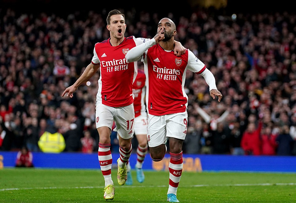 Leicester vỡ trận, Arsenal tăng tốc đua Top 4 Ngoại hạng Anh