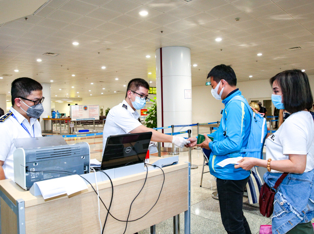 Đề xuất người nhập cảnh không phải cách ly và xét nghiệm Covid-19